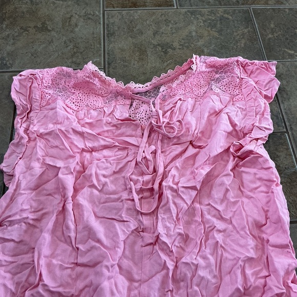 🔥3/$42 w FREE SHIPPING🔥 Pink Lace Women's Top - Picture 4 of 4